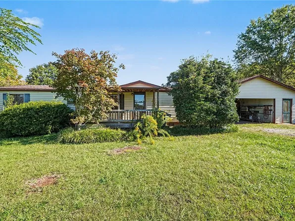 135 Liz Ln, Easley, SC 29642