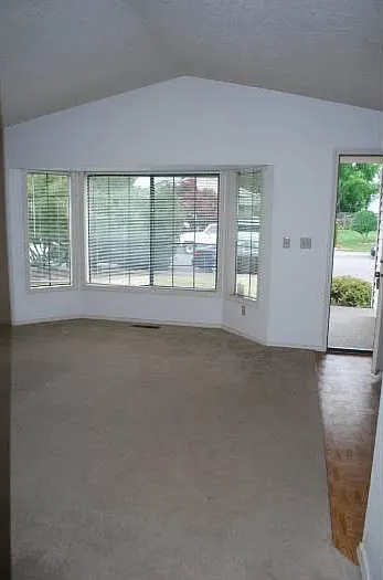 3 bed, 1261 sqft, $2,800 — Photo 2