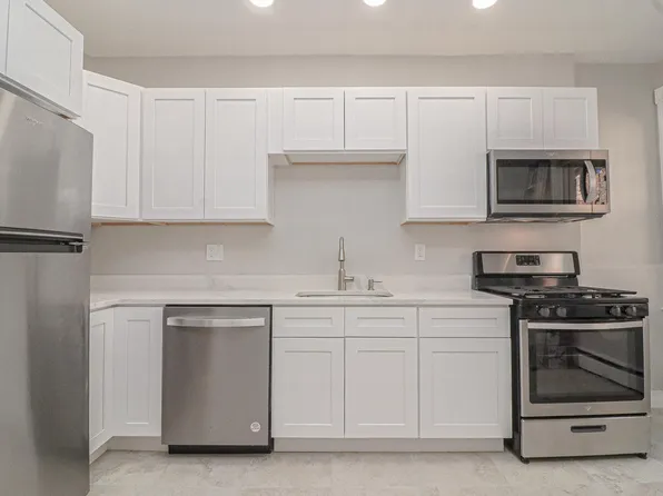 129 Harrishof St Floor 3, Dorchester, MA 02121