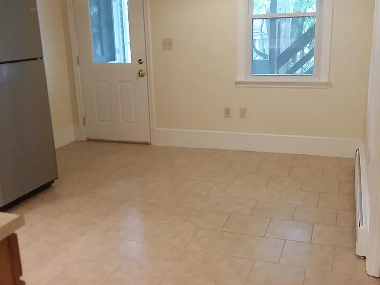 52-54 Webster St #4 — Photo 9