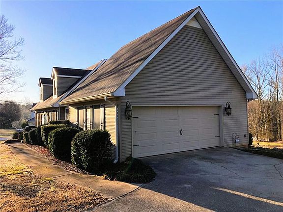 2nd image of 561 Chandler Heights Cir