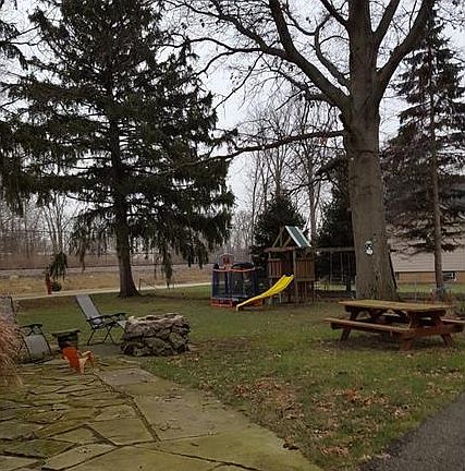 2nd image of 25624 Bronson Ave