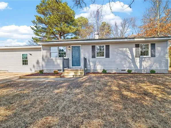 1008 Wadena Rd, Chesapeake, VA 23320