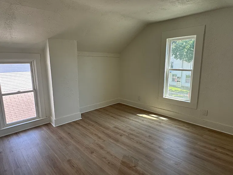 218 E Euclid Ave — Photo 14