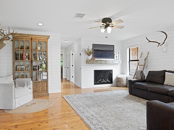 5th image of 13590 Ranch Road 2338