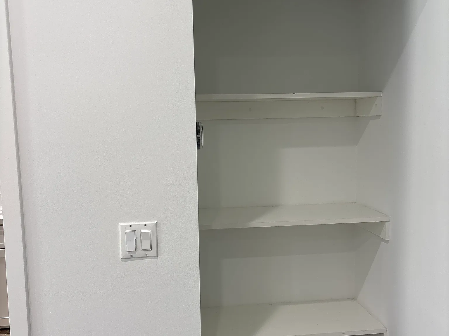 627 N Dillon St — Photo 3
