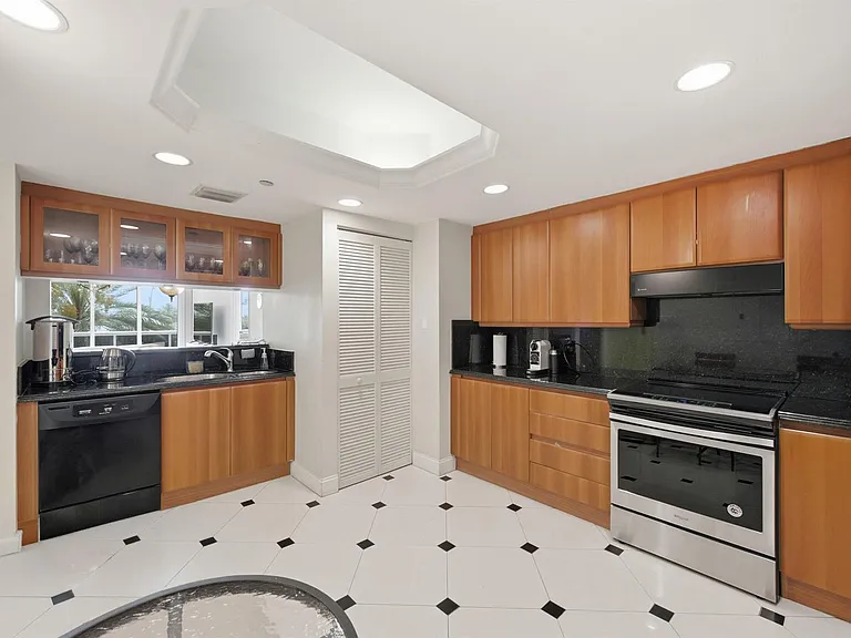 9595 Collins Ave #N3-F — Photo 11