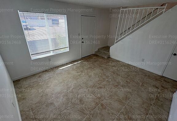 4th image of 2909 S Chester Ave #16