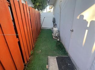 8480 NW 14th St #1, Hollywood, FL 33024