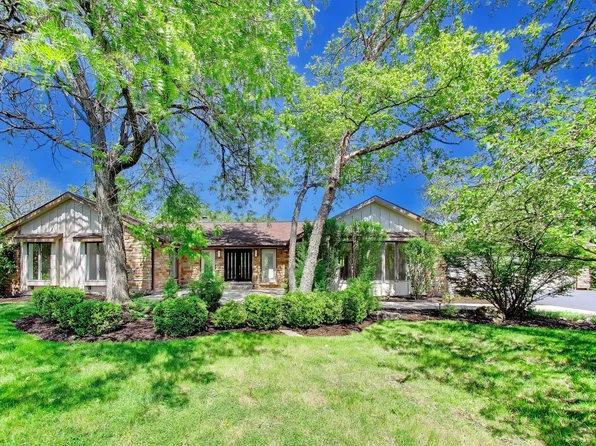 26955 N Countryside Lake Dr, Mundelein, IL 60060