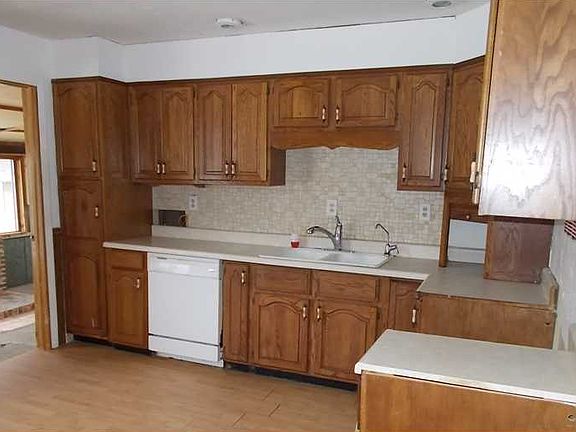 3rd image of 220 W Van Buren St