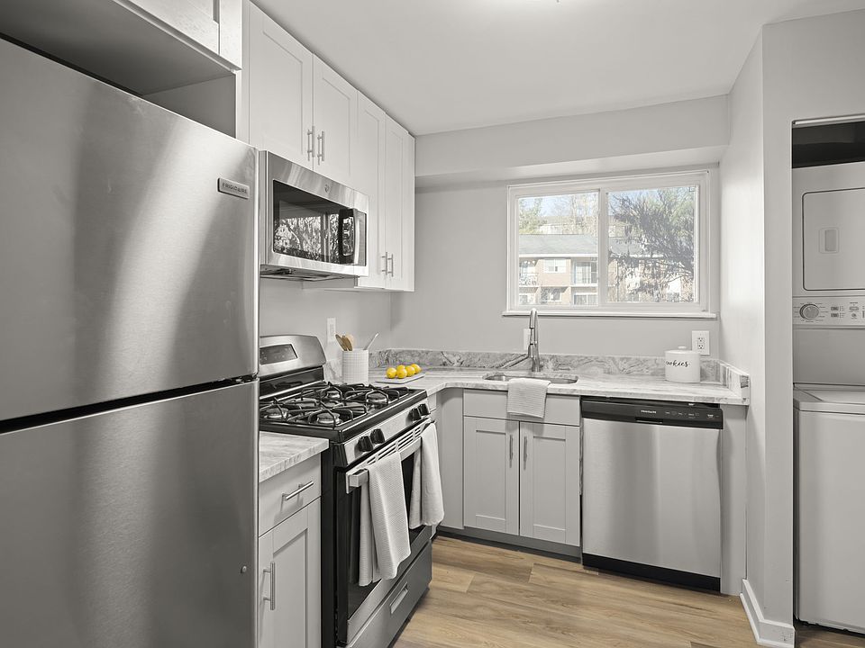 1st image of 3182 Normandy Woods Dr #W321010g