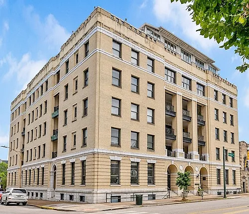 600 Georgia Ave Photo 1