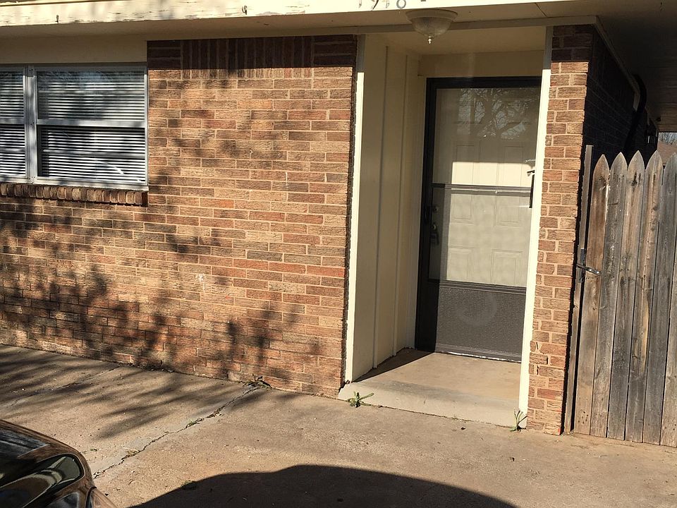 1st image of 1918 Gregory Dr #A