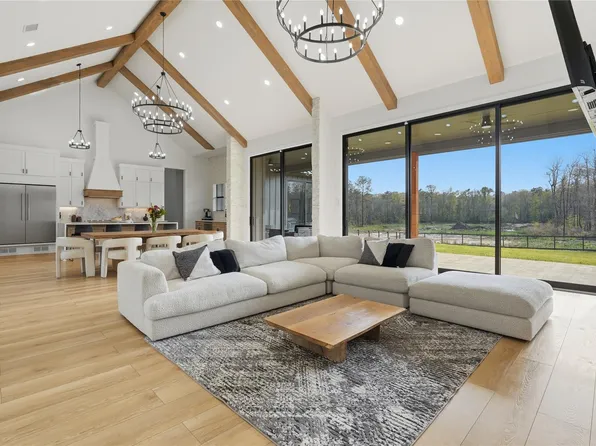 150 Quiet Springs Trl, Willis, TX 77378