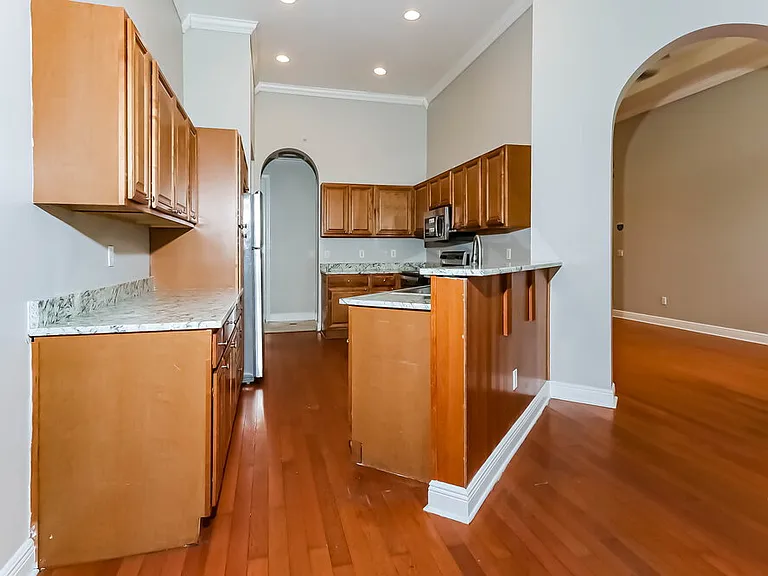 1755 Palisades Dr — Photo 6
