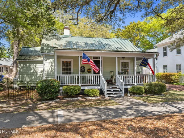 309 E Moore Street, Southport, NC 28461