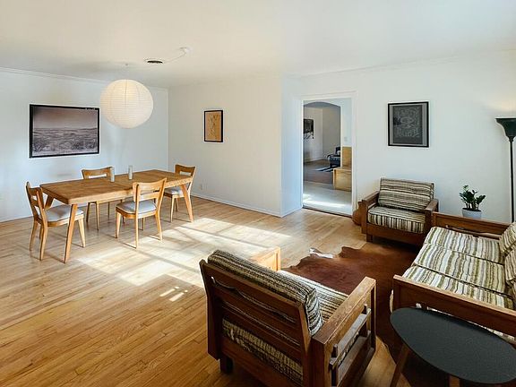3rd image of 620 N Summer St