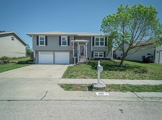 4312 SE Horseshoe Bend Dr, Topeka, KS 66609
