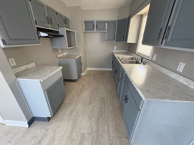 525 S Everett Ave — Photo 9
