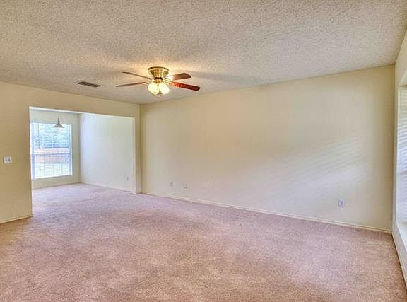 3rd image of 6841 Greenleaf Dr