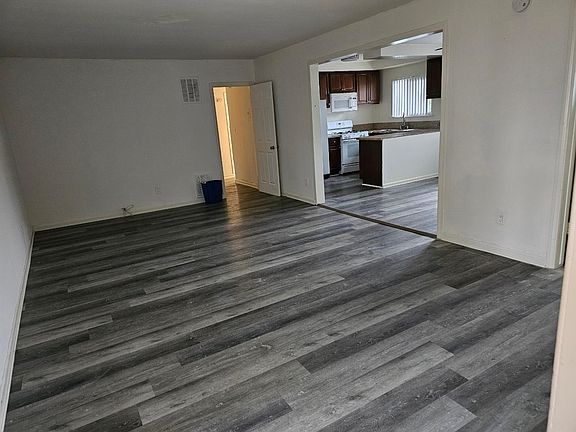 5th image of 5150 Woodman Ave #4