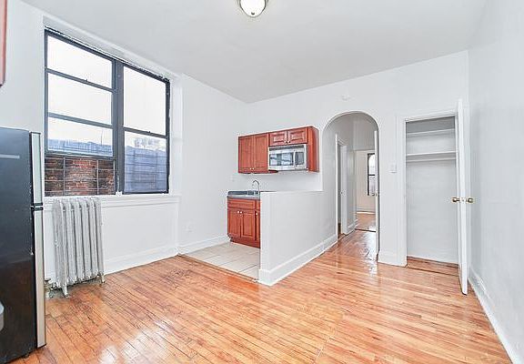 5th image of 1697 Amsterdam Ave #46