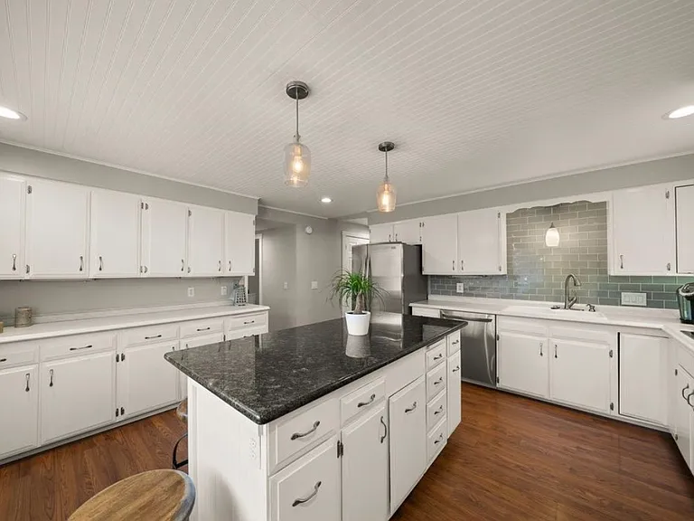 11825 N Fairwood Dr — Photo 15