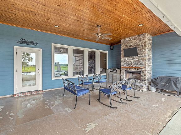 3rd image of 2787 Christy Dr