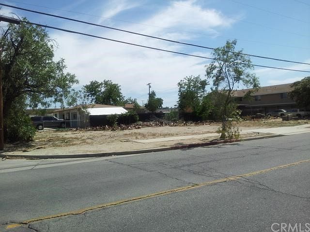 2nd image of 1009 W Latham Ave