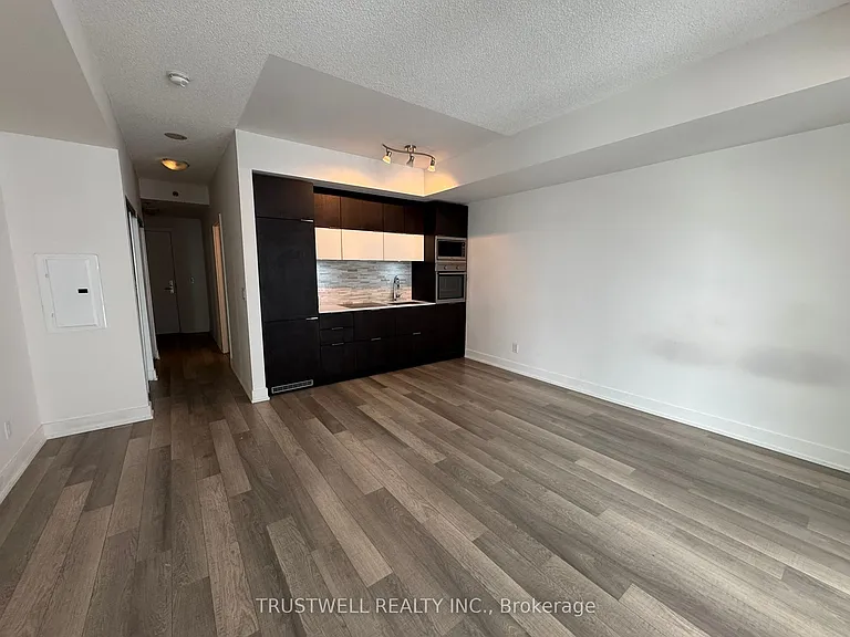 318 Richmond St W #1810 — Photo 2