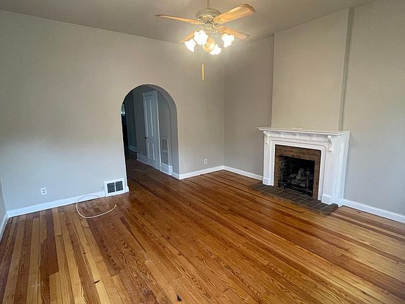 3rd image of 416 Fassen St