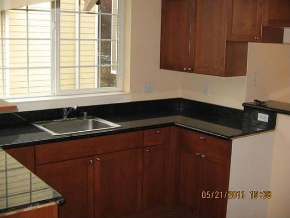 4th image of 11023 SE 240th St Unit B1