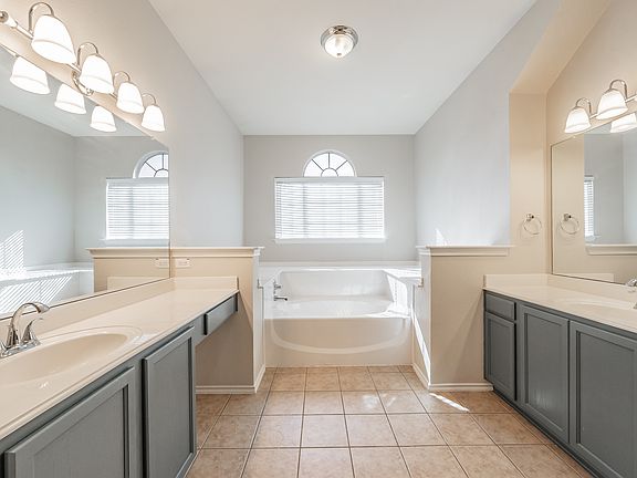 private ensuite bathroom