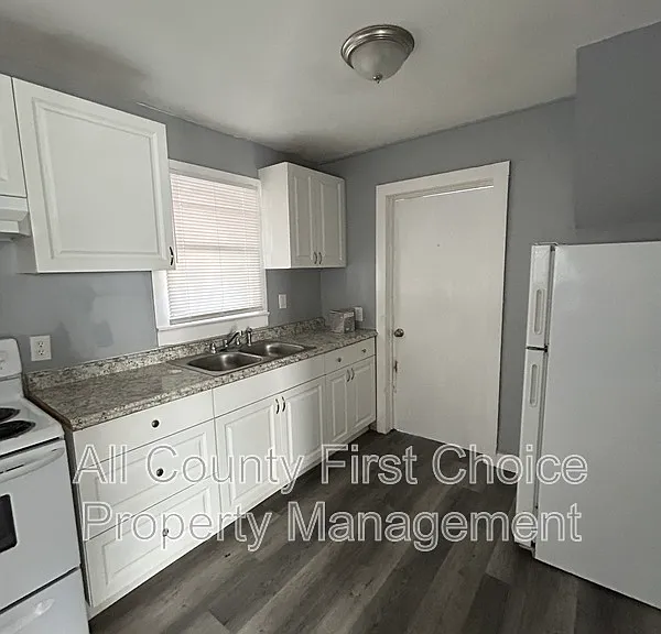 915 Ewing Ave — Photo 9