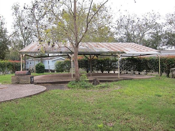 5th image of 706 Greenwood Dr