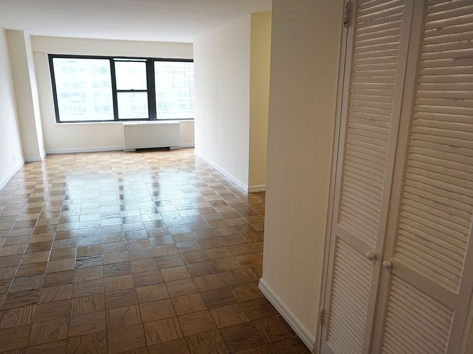 1st image of 279 E 44th St APT 18E