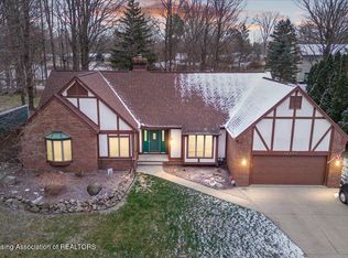 12594 Oneida Woods Trl, Grand Ledge, MI