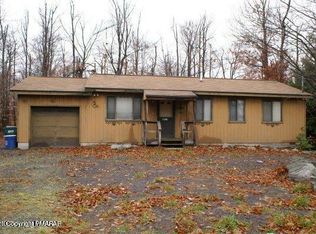 1073 Knollwood Dr, Tobyhanna, PA 18466