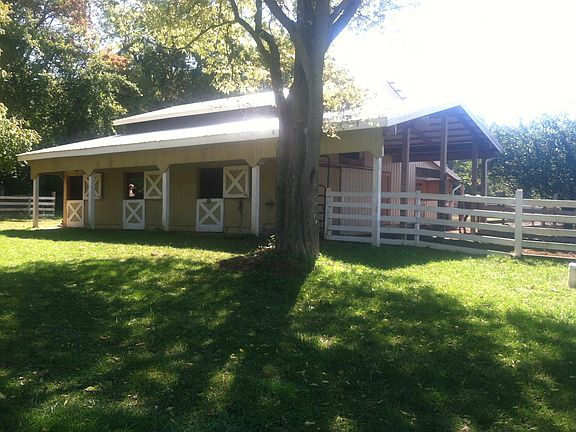 5 stall horse barn