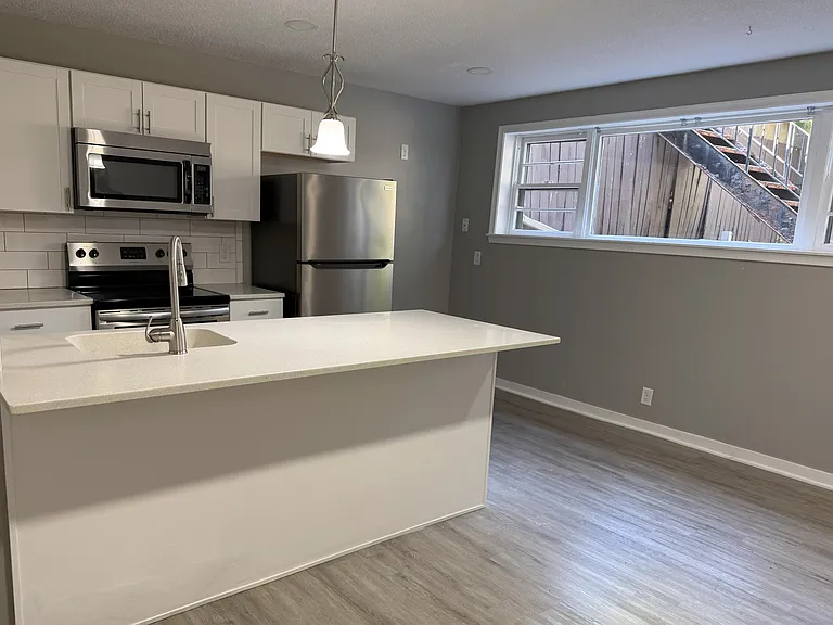 1010 S 29th St #7 — Photo 3
