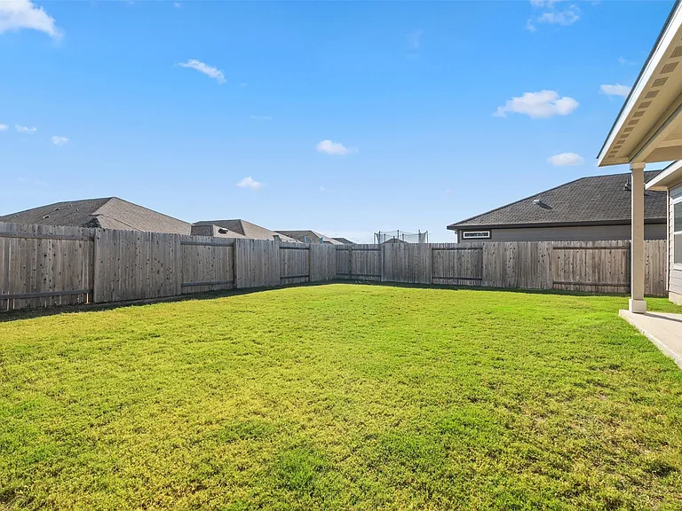 520 Loriner Way — Photo 30