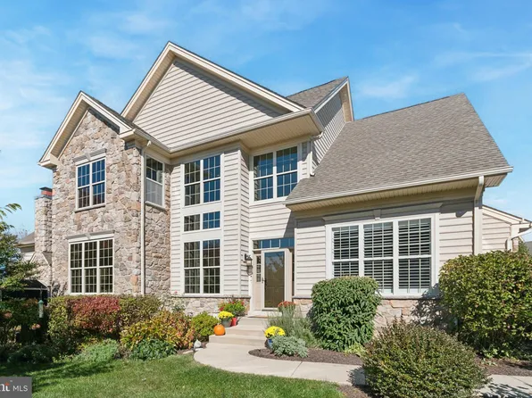 17 Tulip Dr, Malvern, PA 19355