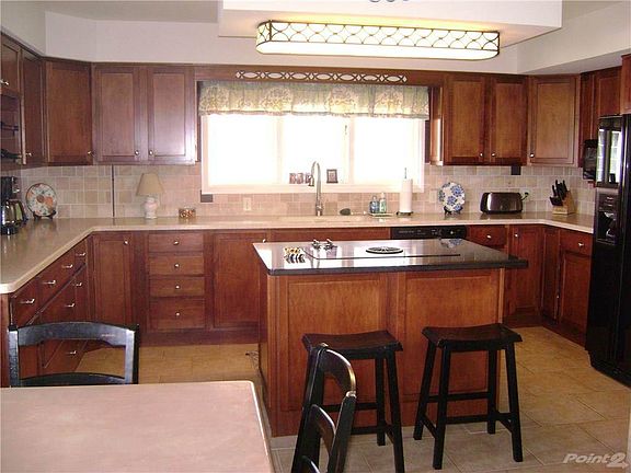 Large Gourmet Kitchen
