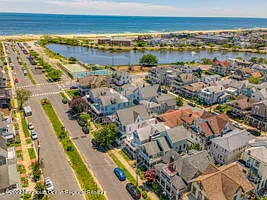 3 bed, 2.5 bath, 1565 sqft, $3,000 — Photo 4