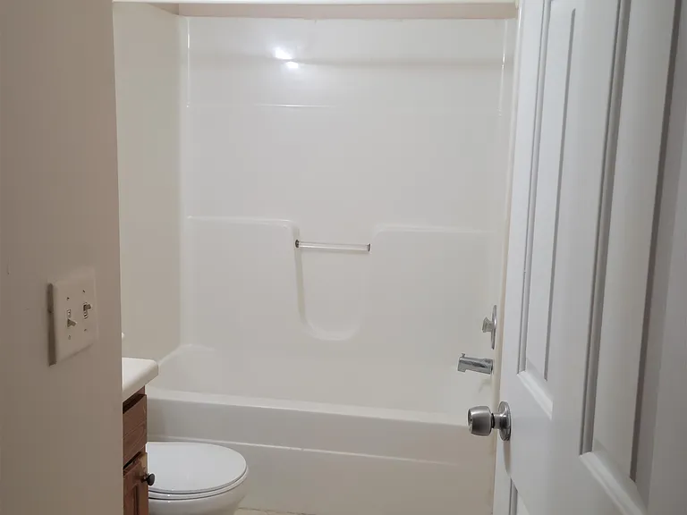 37 Evergreen Ave #B — Photo 13