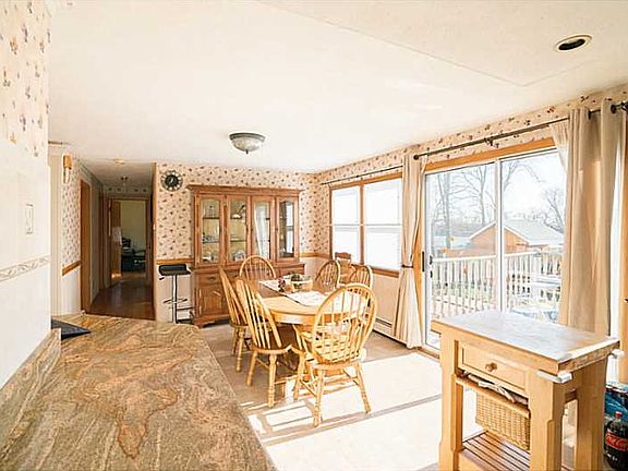 3rd image of 121 Greenwich Ave