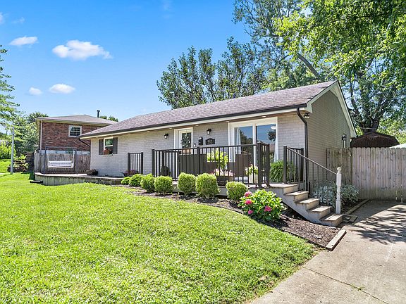 3rd image of 552 Compton Dr