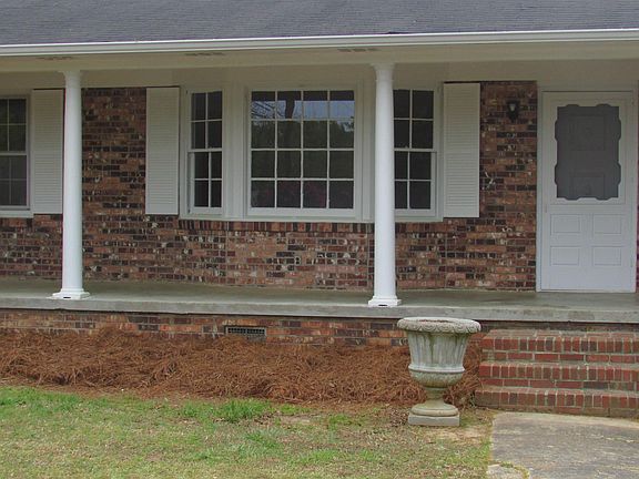 3rd image of 317 Hazel Dr