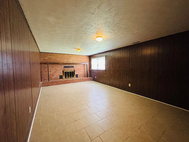 306 Woodbine Dr — Photo 10